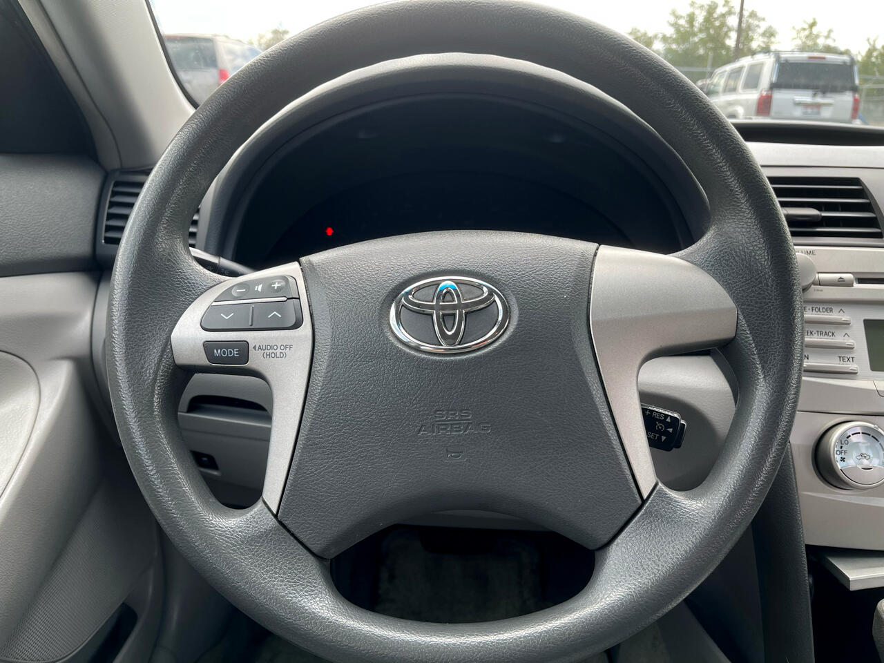 2010 Toyota Camry LE photo 16