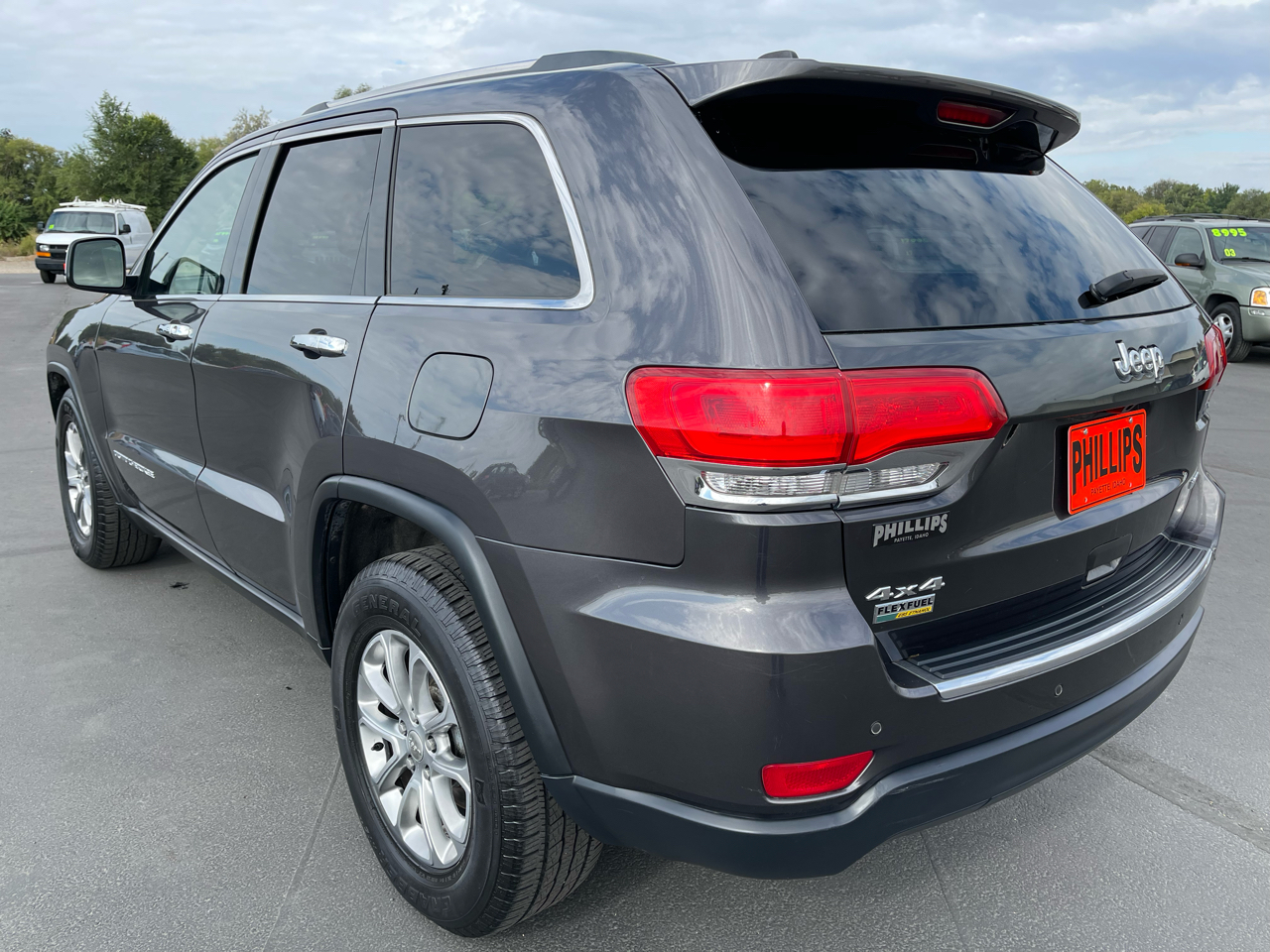 2015 Jeep Grand Cherokee Limited photo 2