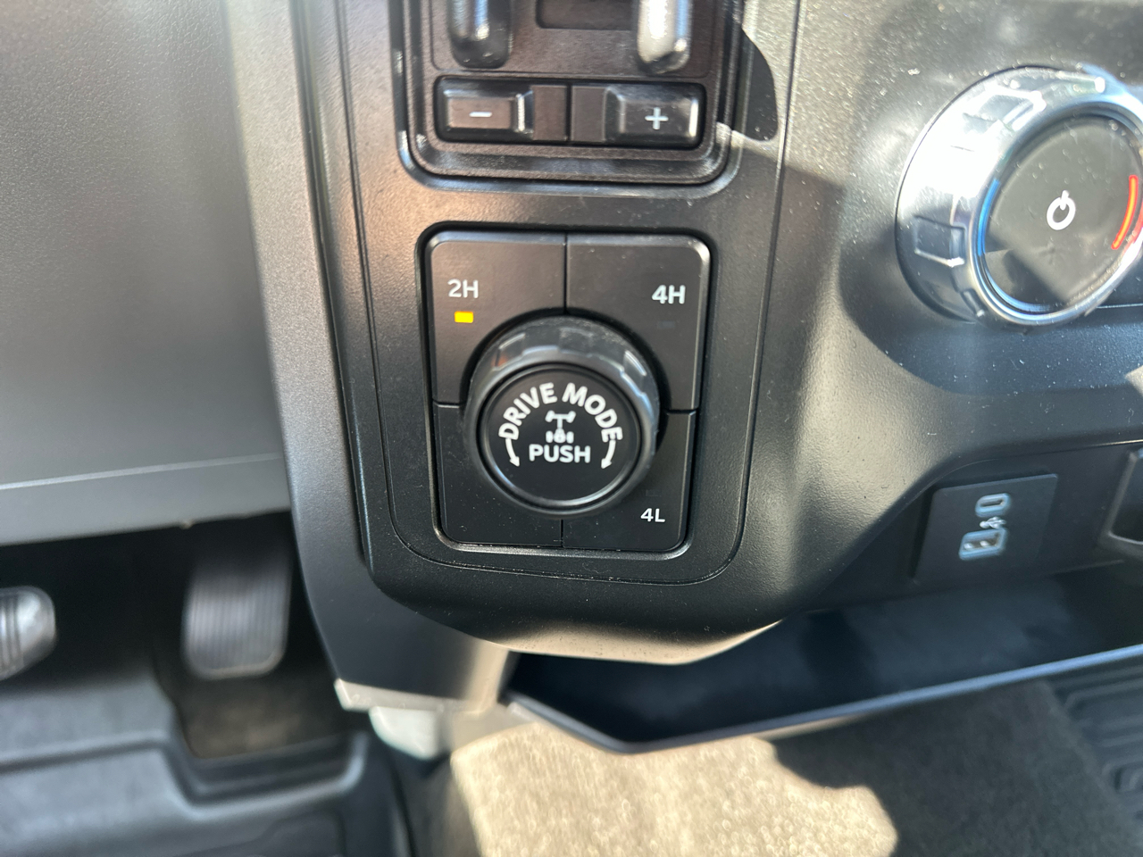 2022 Ford F-150 XLT photo 18