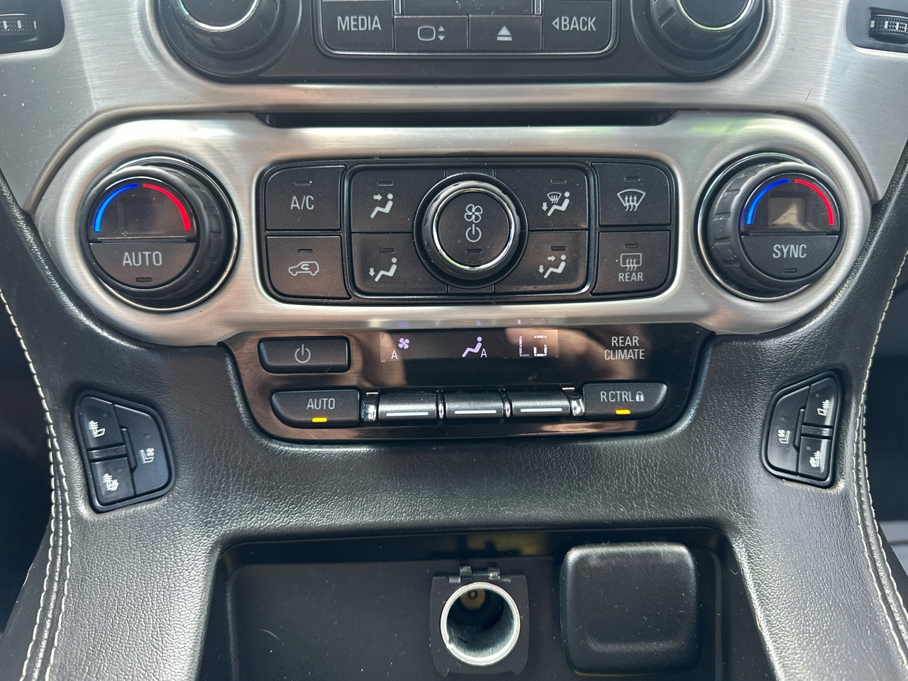 2017 Gmc Yukon XL SLT photo 18