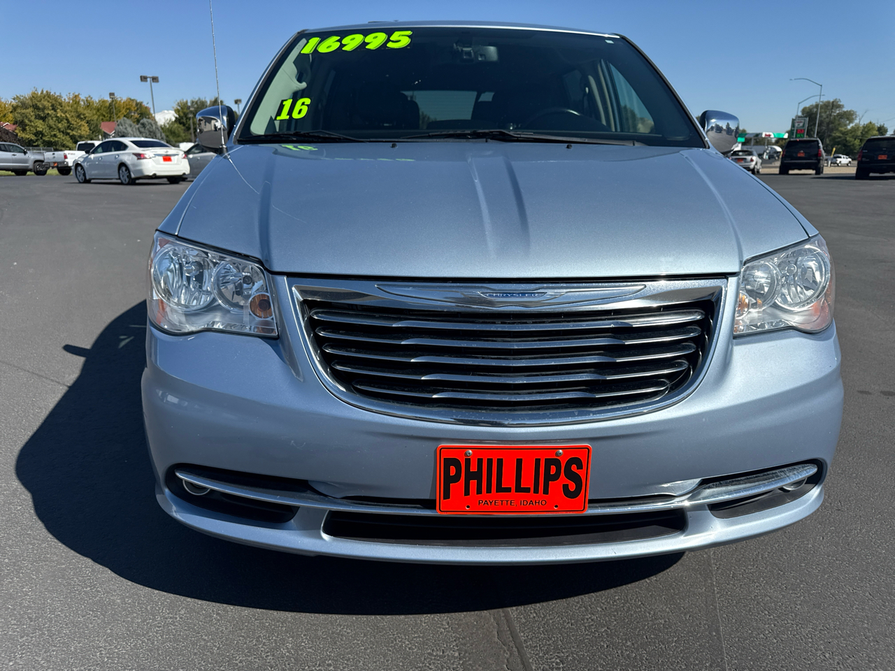 2016 Chrysler Town & Country photo 8