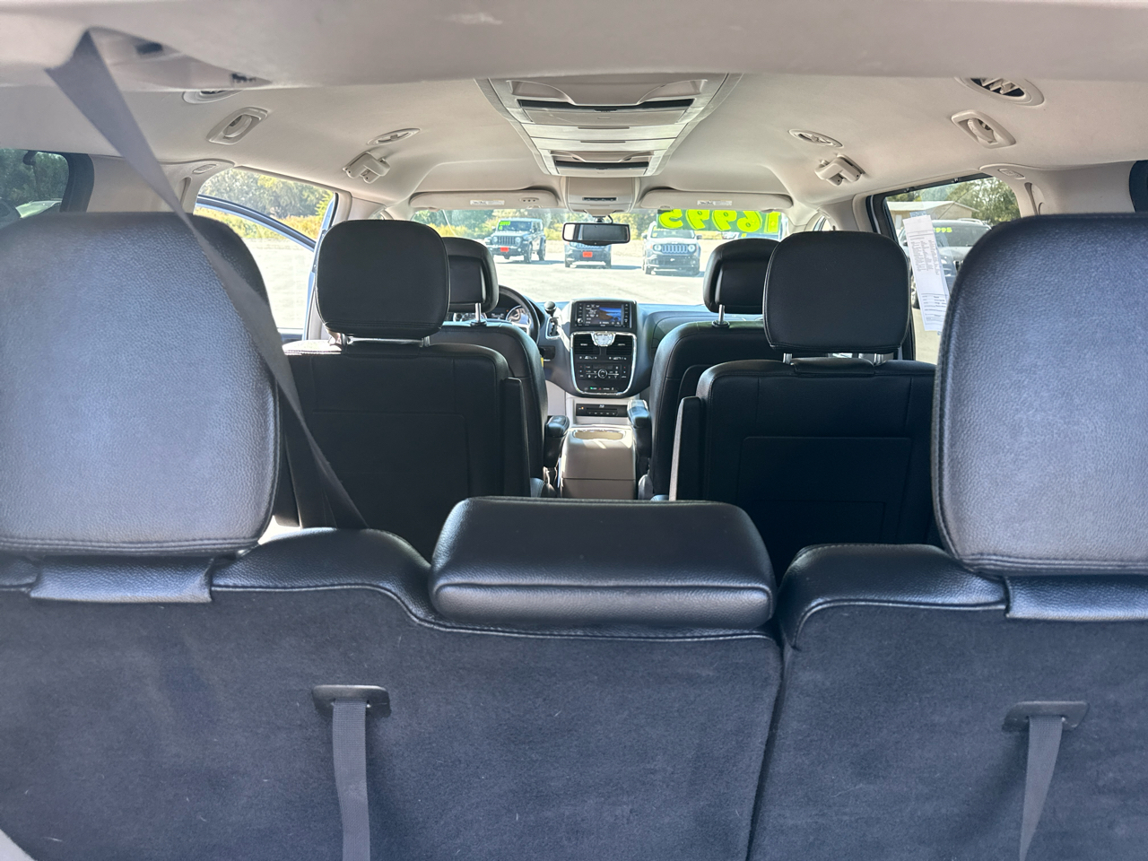 2016 Chrysler Town & Country photo 12