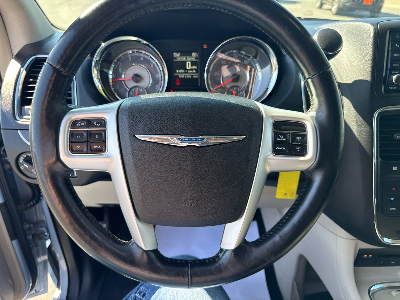 2016 Chrysler Town & Country photo 17