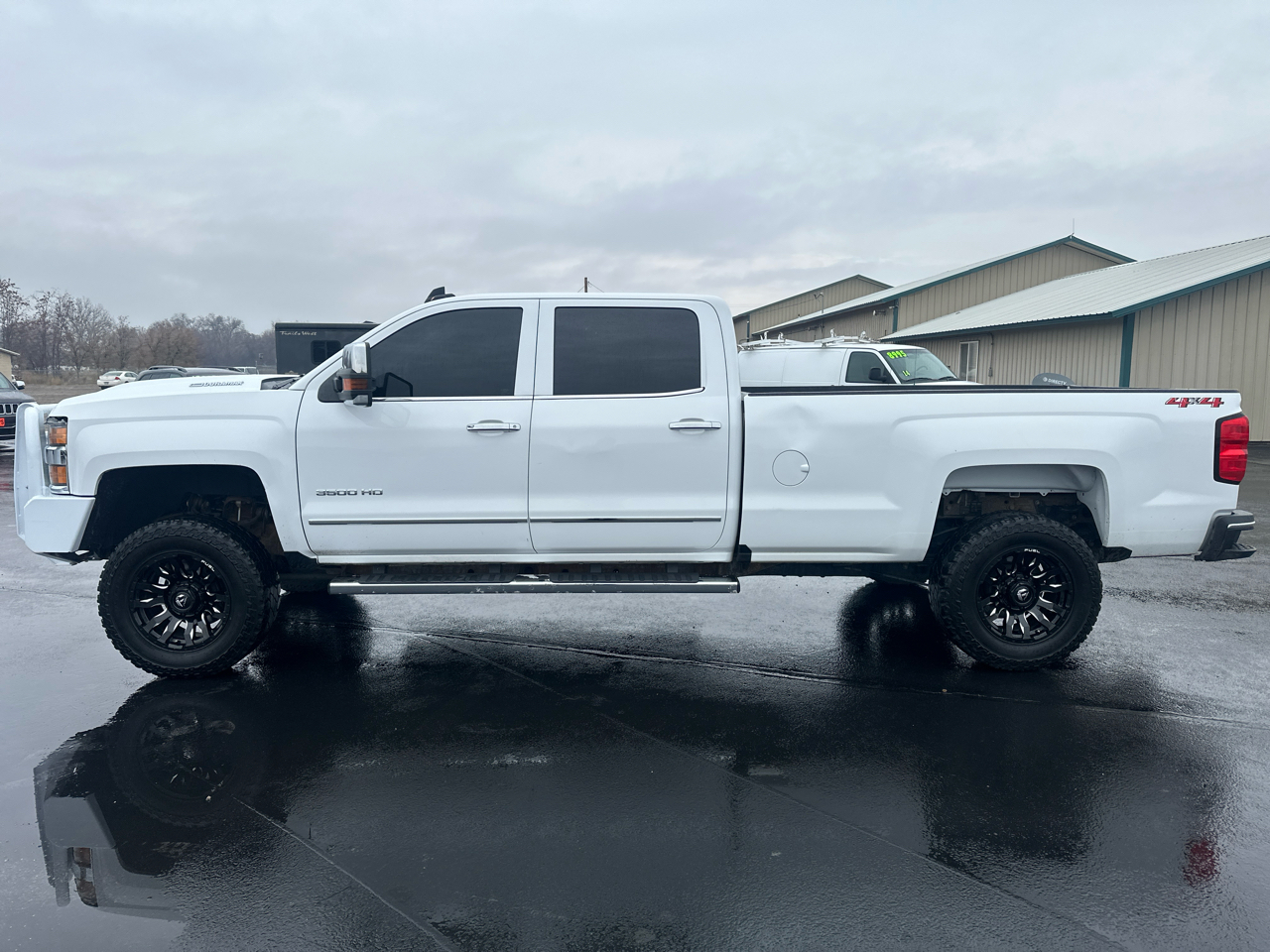 2019 Chevrolet Silverado 3500HD LTZ photo 2