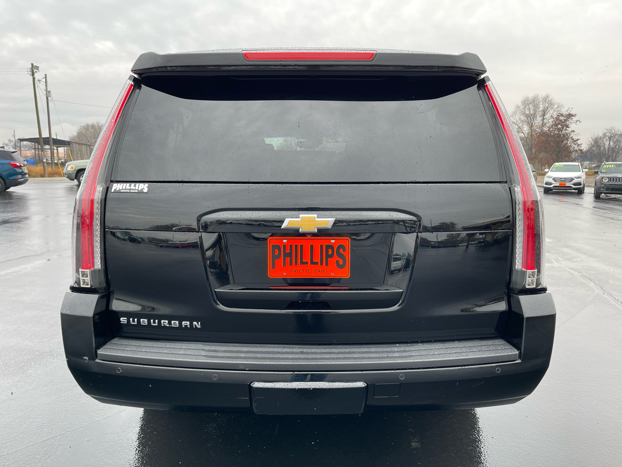 2015 Chevrolet Suburban LT photo 3