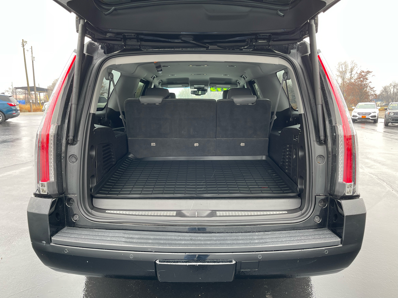 Chevrolet Suburban 4WD 4dr LT 2015