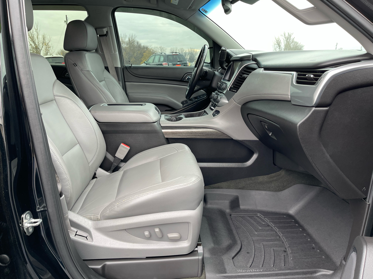 Chevrolet Suburban 4WD 4dr LT 2015