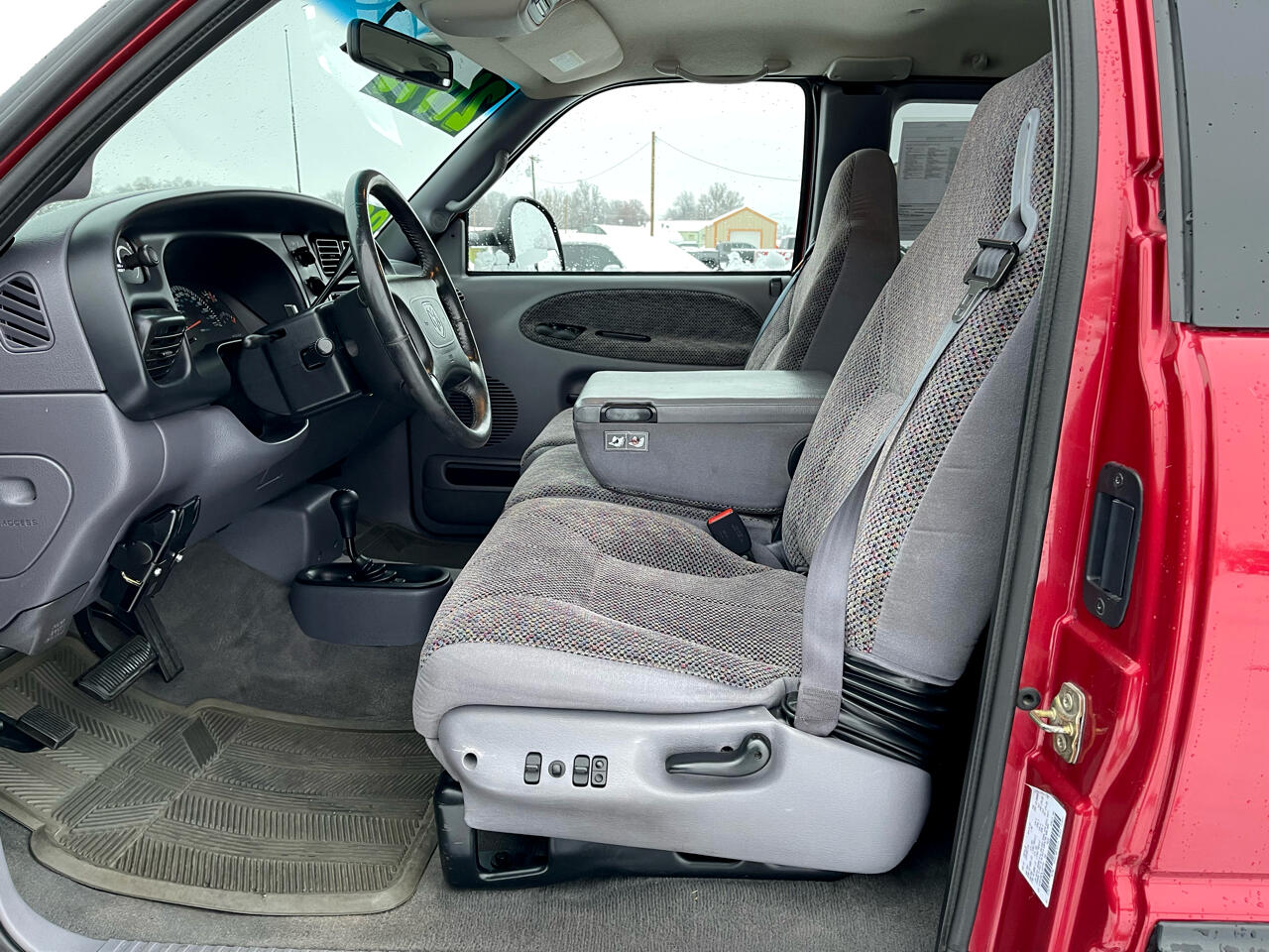 Dodge Ram 2500 4dr Quad Cab 160.5 4WD SLT 1998