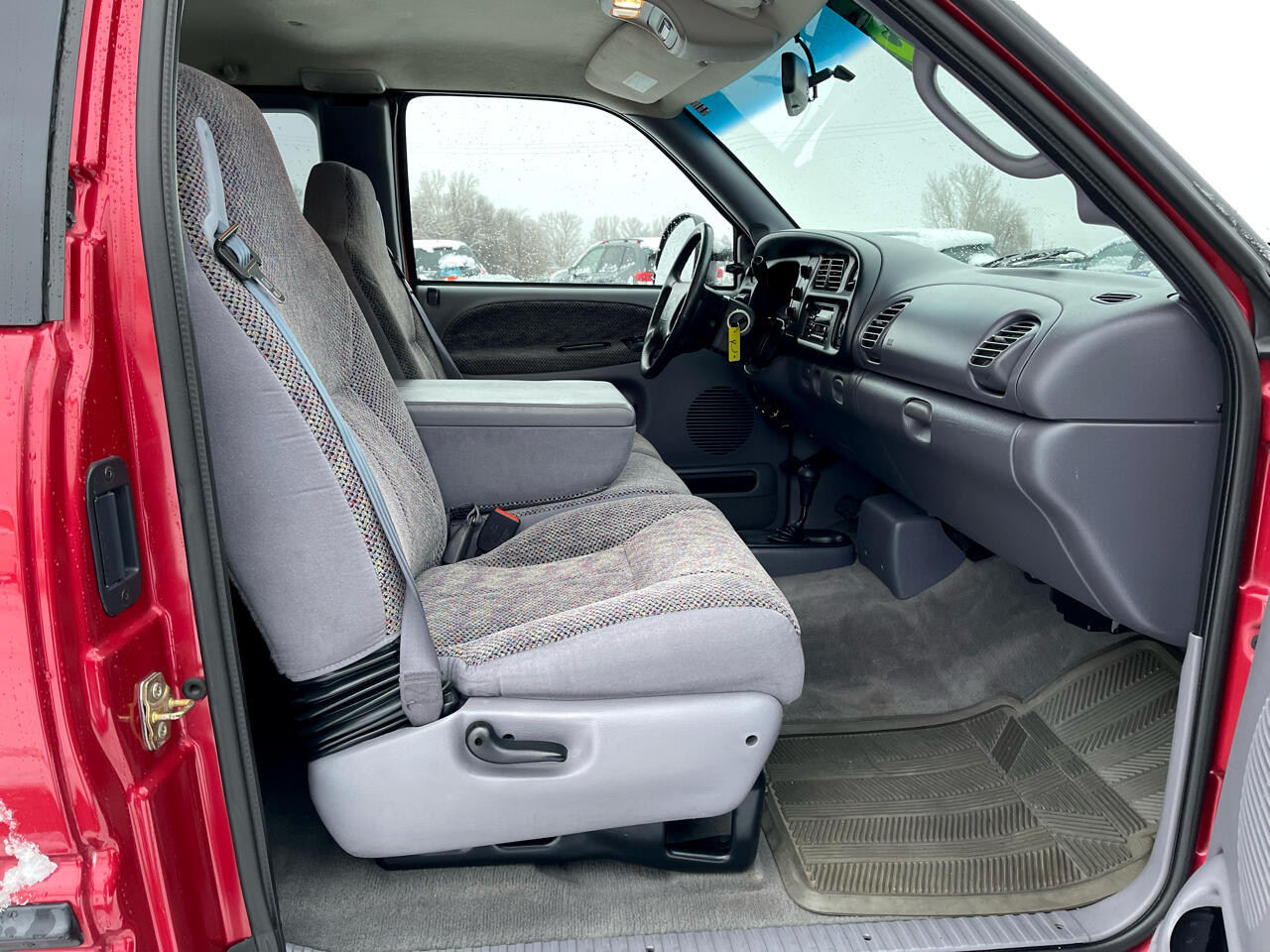 Dodge Ram 2500 4dr Quad Cab 160.5 4WD SLT 1998