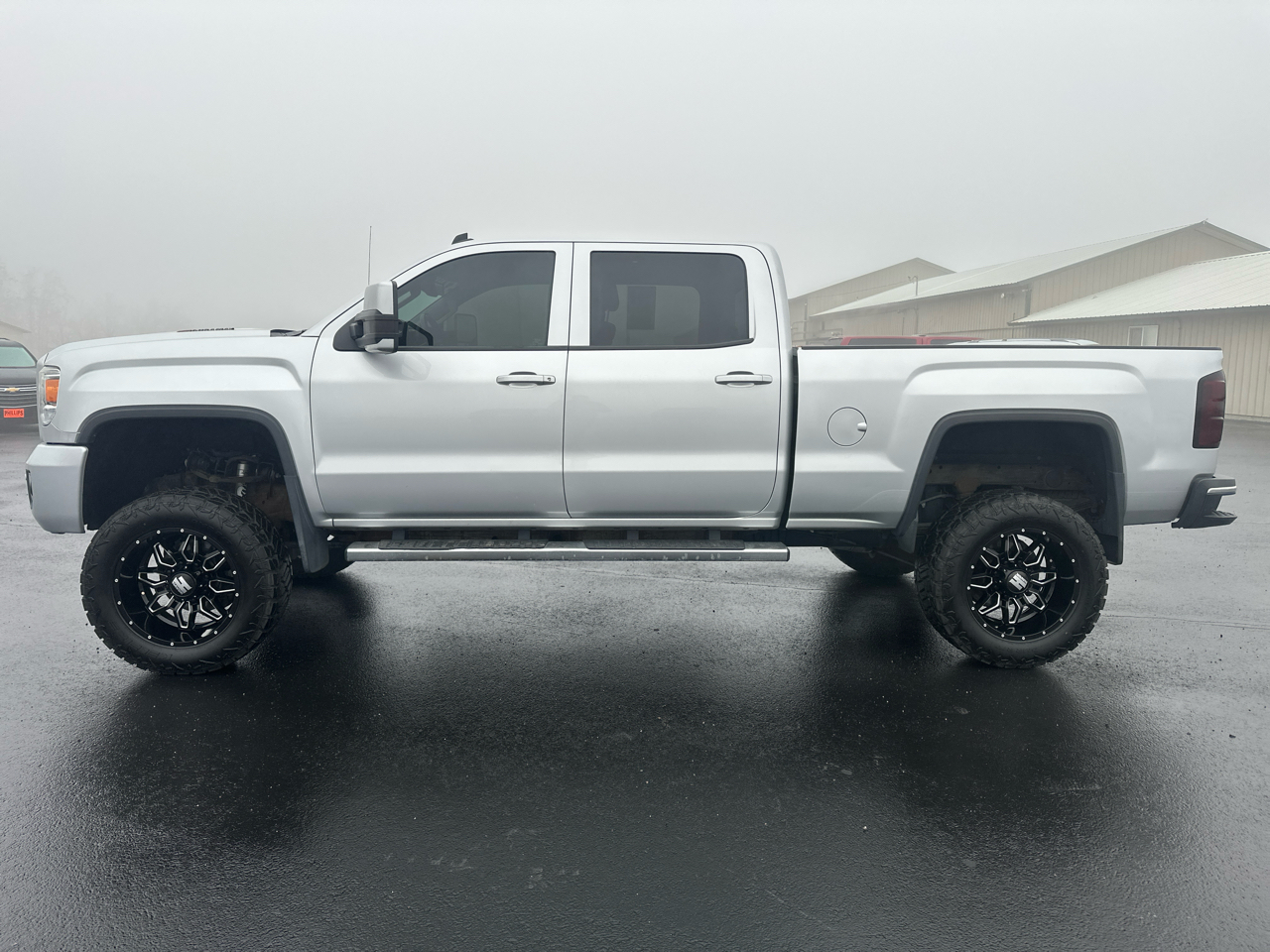 GMC Sierra 2500HD 4WD Crew Cab 153.7" Denali 2015