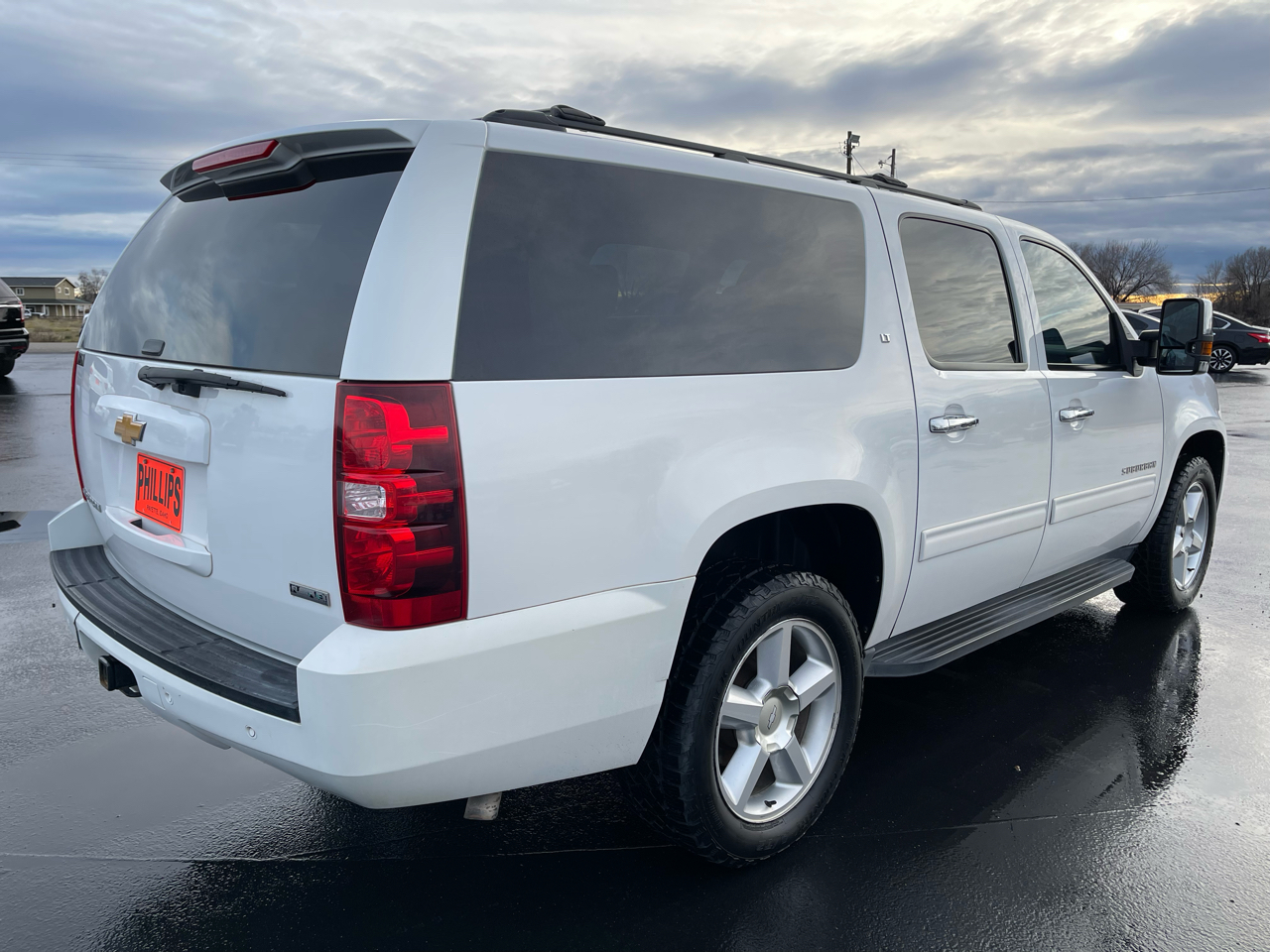 Chevrolet Suburban 4WD 4dr 1500 LT 2012
