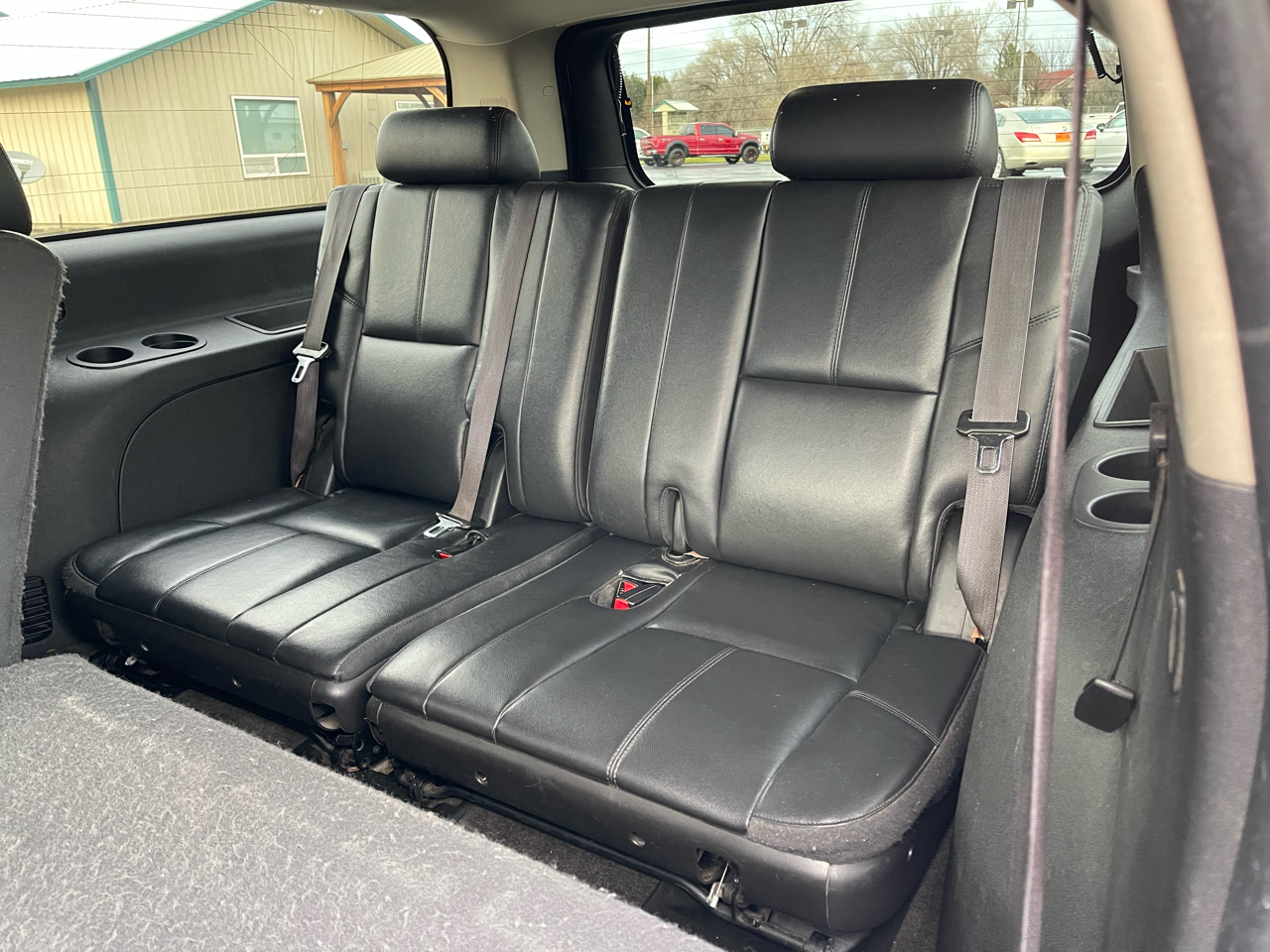 Chevrolet Suburban 4WD 4dr 1500 LT 2012