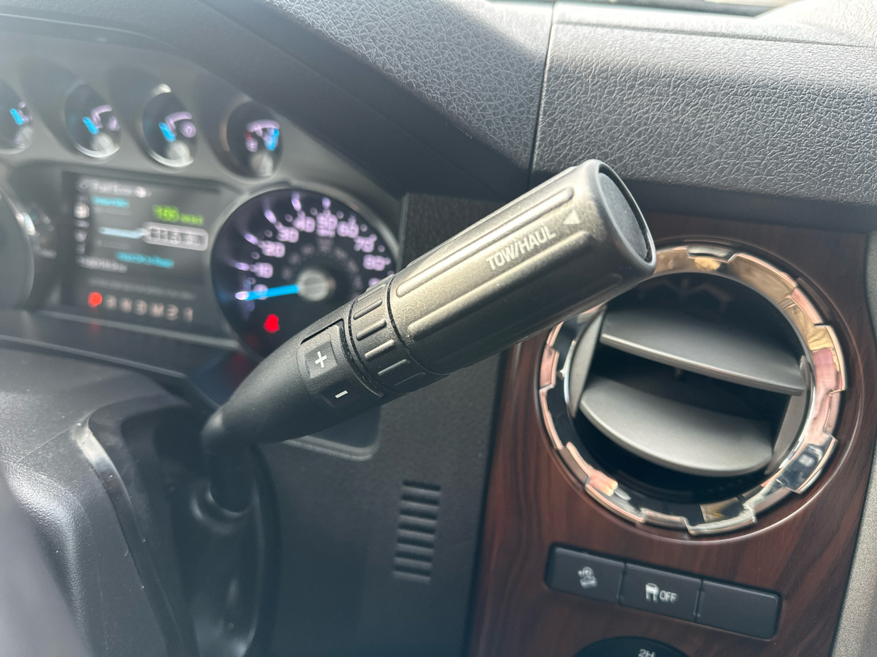 Ford Super Duty F-250 SRW 4WD Crew Cab 156" Lariat 2016