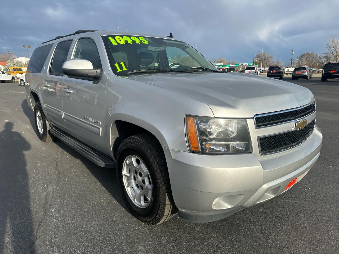 Chevrolet Suburban 4WD 4dr 1500 LT 2011