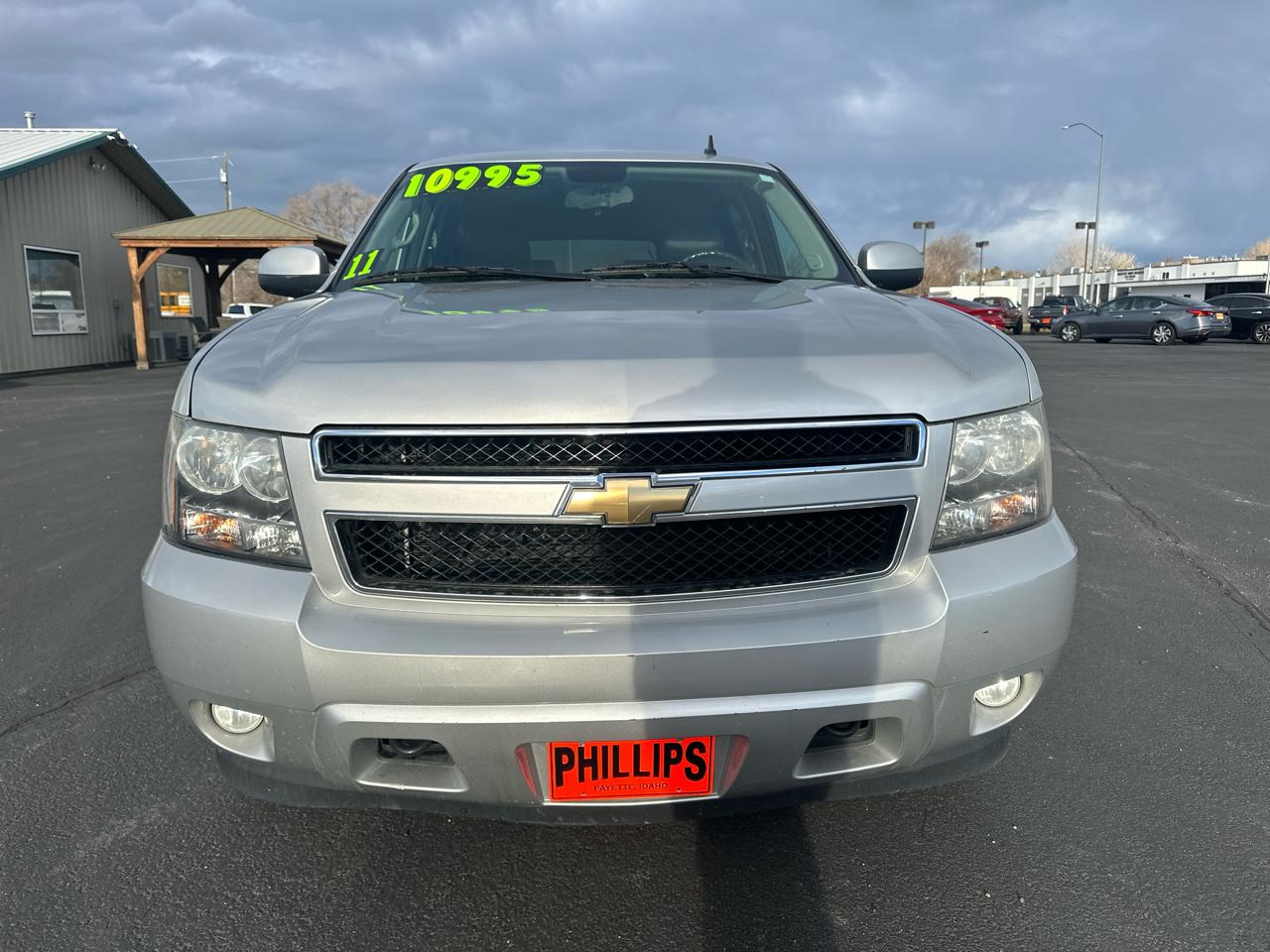 Chevrolet Suburban 4WD 4dr 1500 LT 2011