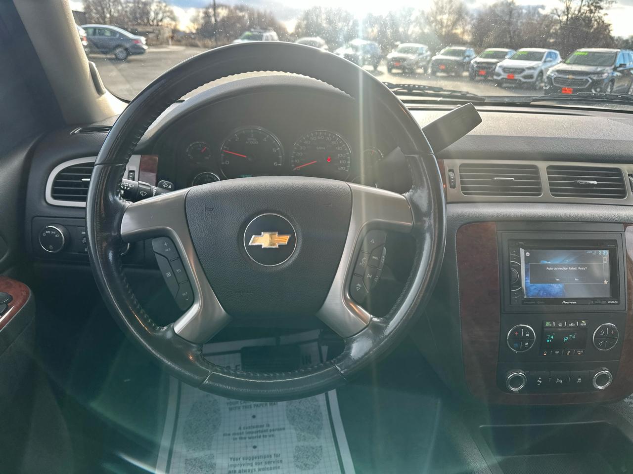 Chevrolet Suburban 4WD 4dr 1500 LT 2011