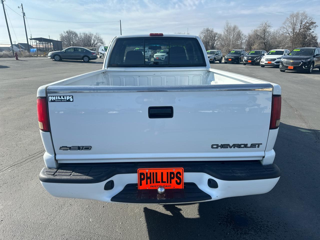 Chevrolet S-10 Ext Cab 123" WB LS 2000