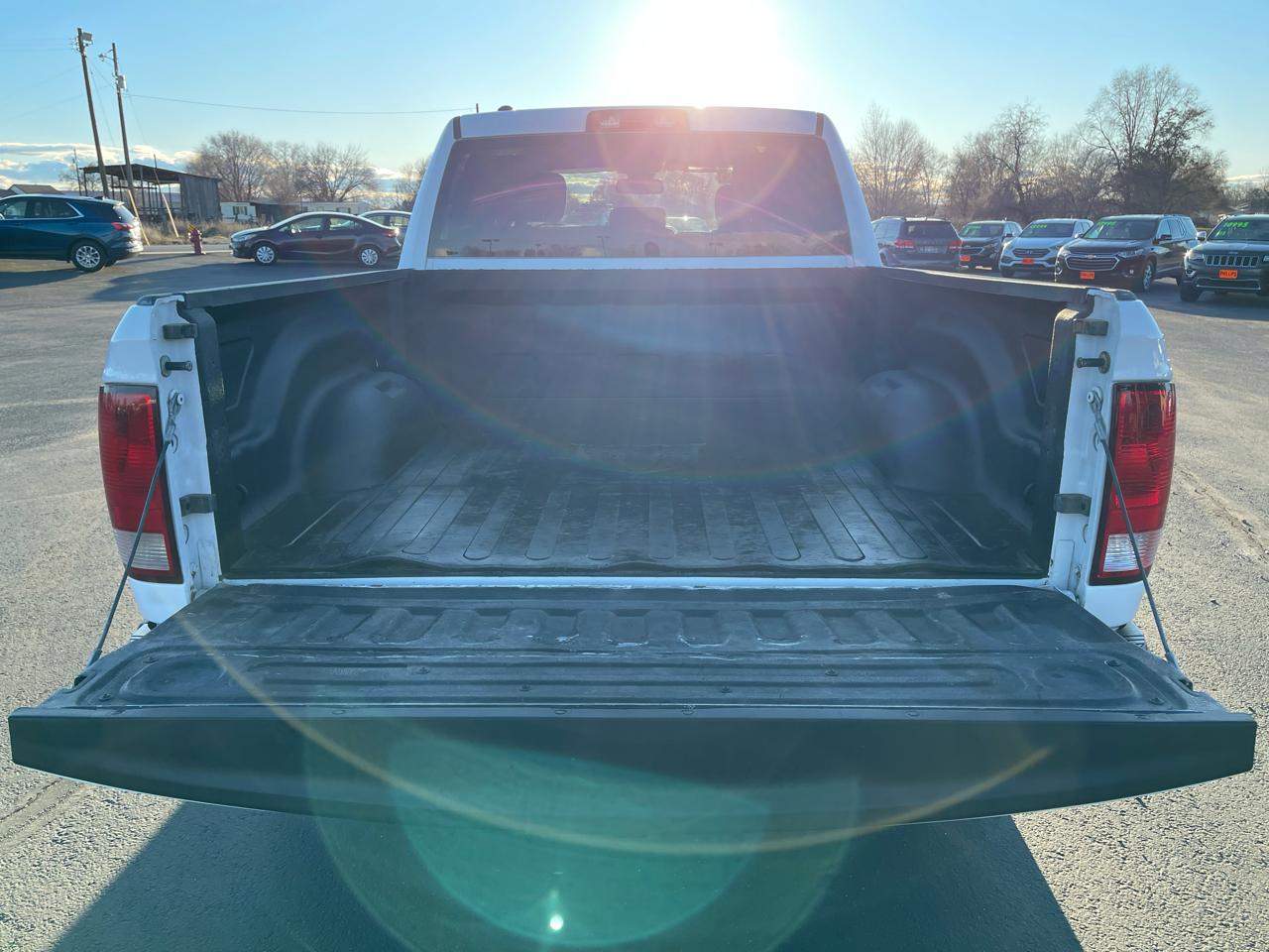 RAM 1500 Classic Tradesman 4x4 Quad Cab 6'4" Box 2019