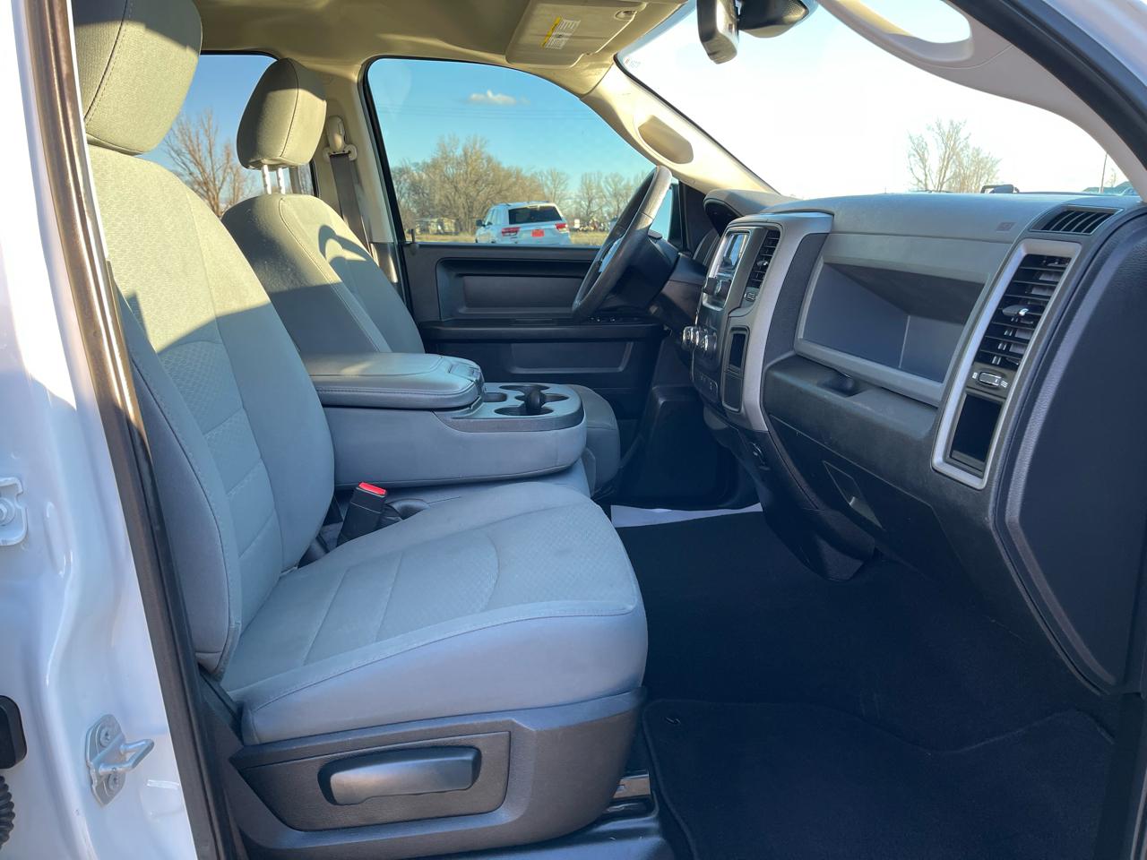 RAM 1500 Classic Tradesman 4x4 Quad Cab 6'4" Box 2019