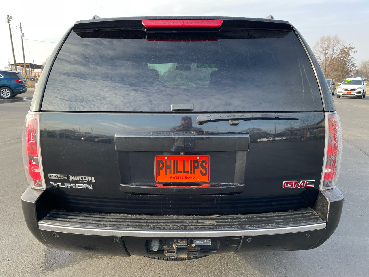 GMC Yukon AWD 4dr 1500 Denali 2012