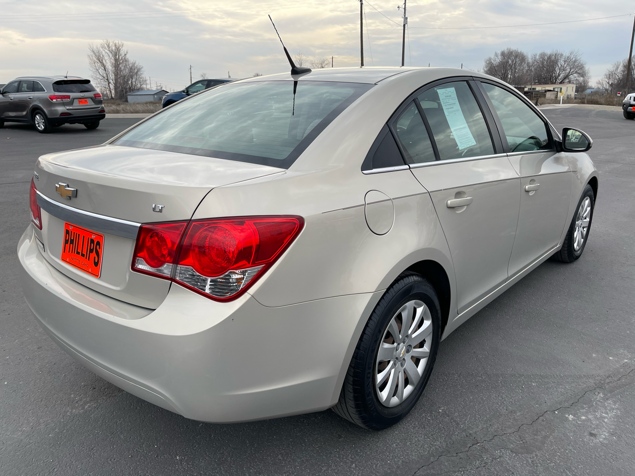 Chevrolet Cruze 4dr Sdn LT w/1LT 2011