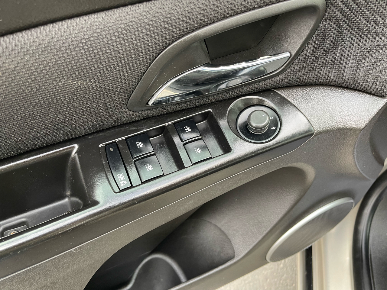 Chevrolet Cruze 4dr Sdn LT w/1LT 2011