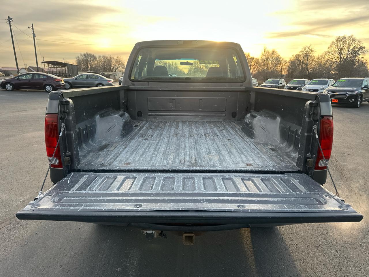 Ford Super Duty F-250 Crew Cab 156" XLT 4WD 2002