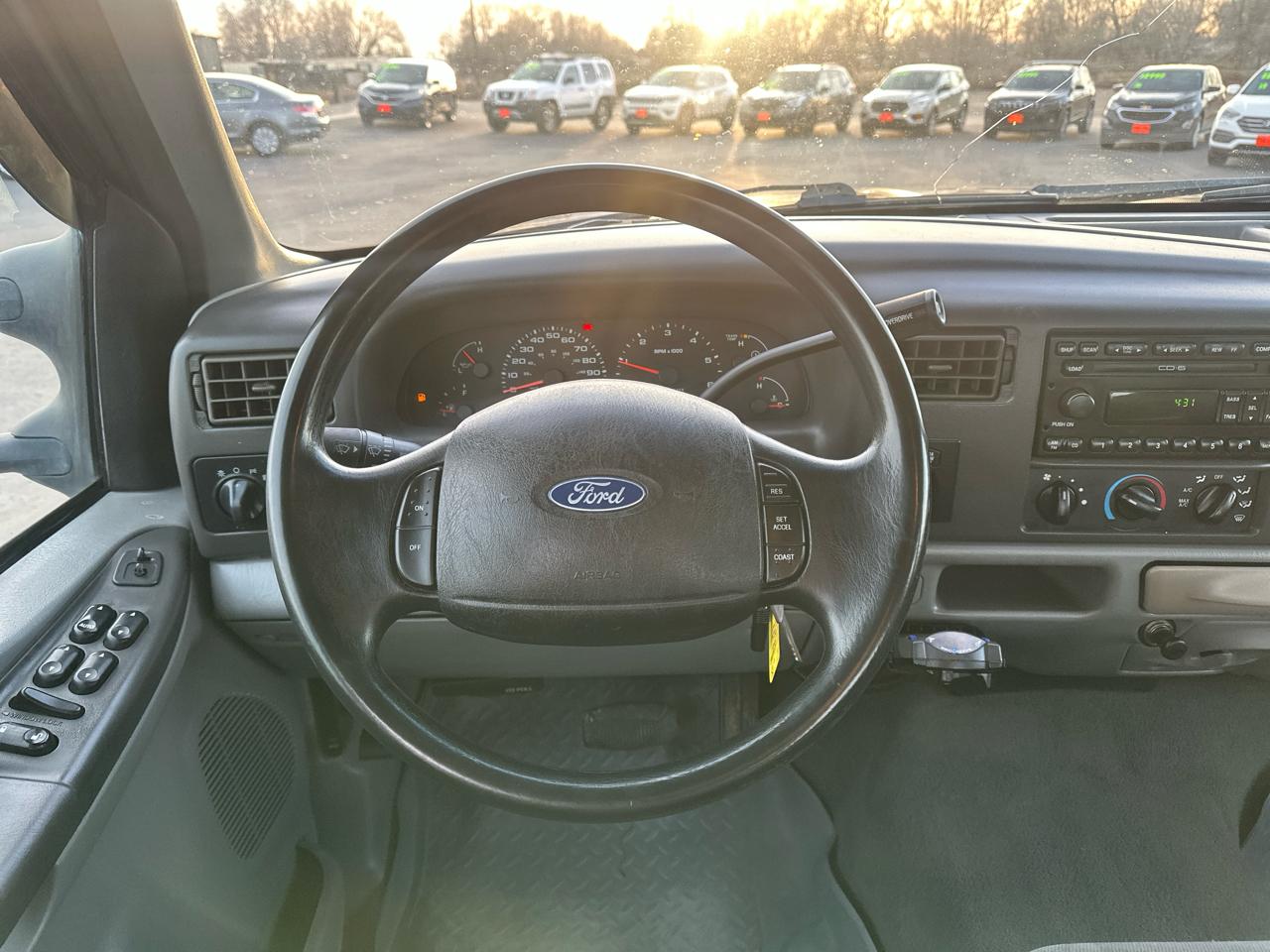 Ford Super Duty F-250 Crew Cab 156" XLT 4WD 2002