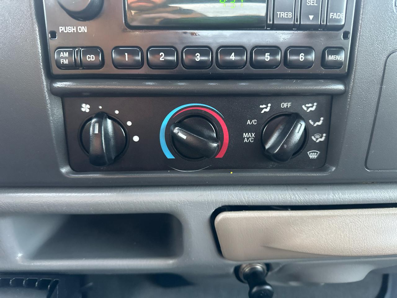 Ford Super Duty F-250 Crew Cab 156" XLT 4WD 2002