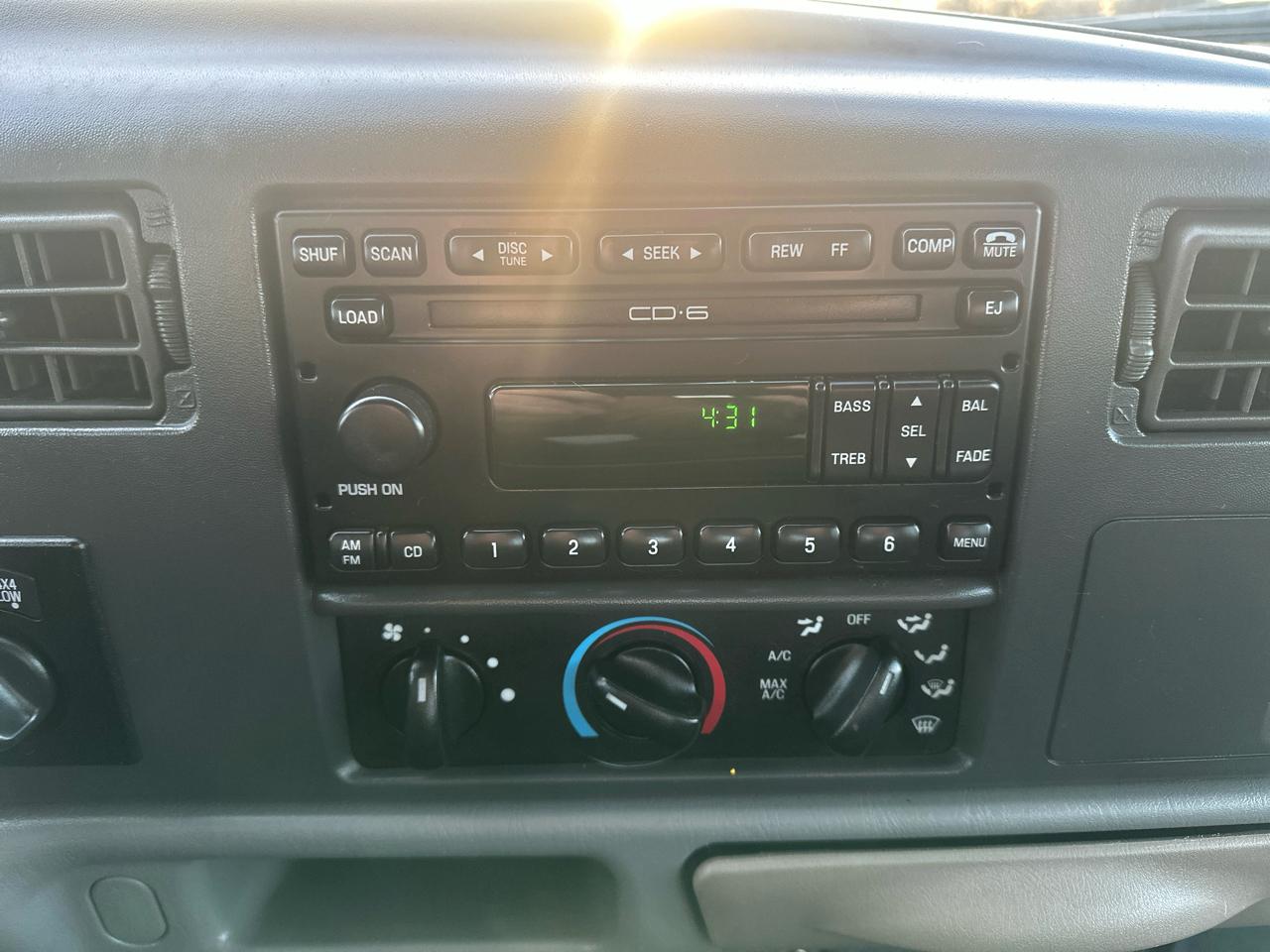 Ford Super Duty F-250 Crew Cab 156" XLT 4WD 2002