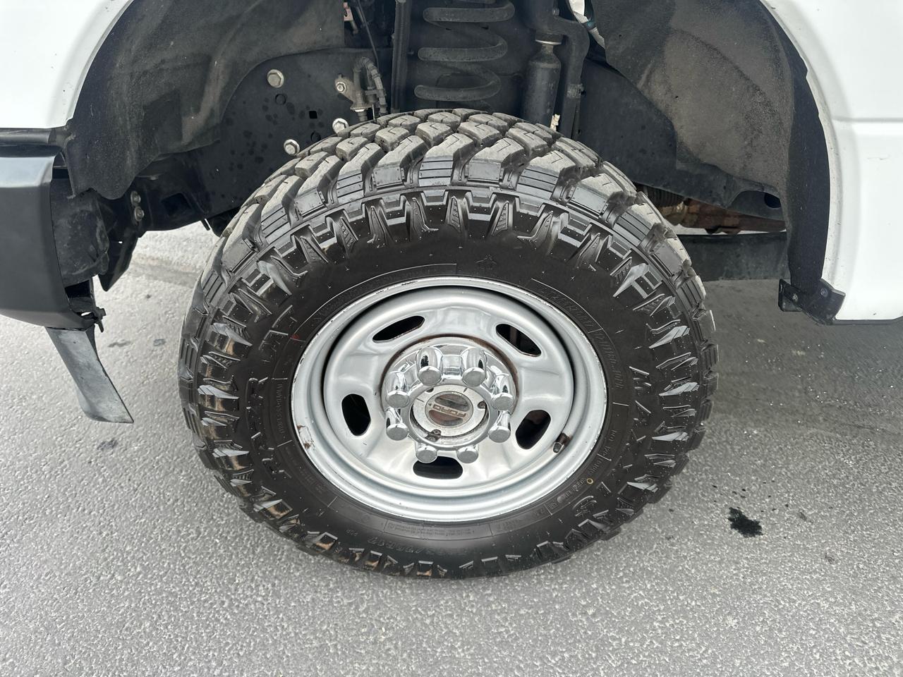 Ford Super Duty F-250 SRW XL 4WD SuperCab 8' Box 2021