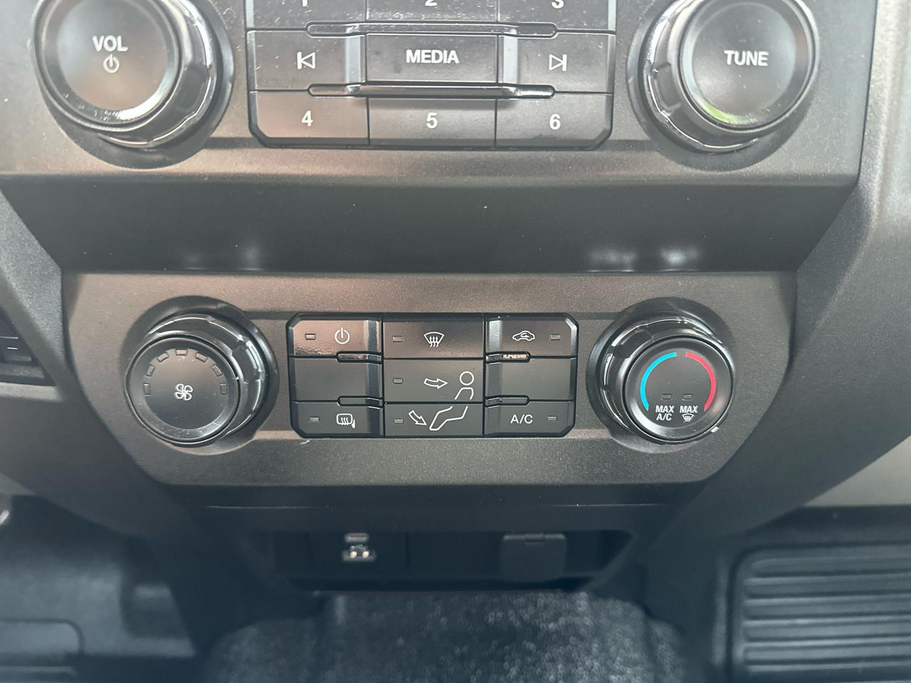 Ford Super Duty F-250 SRW XL 4WD SuperCab 8' Box 2021