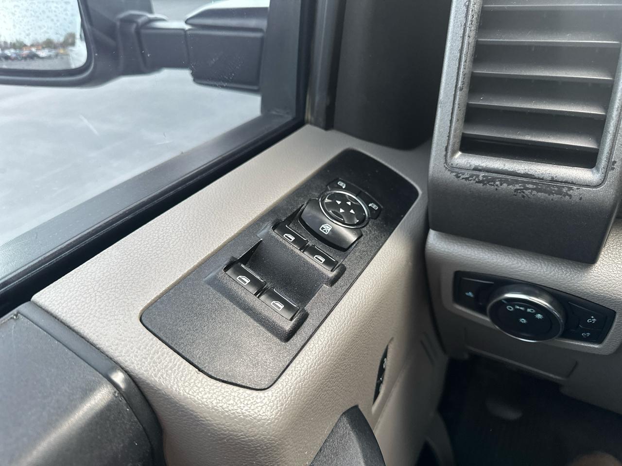 Ford Super Duty F-250 SRW XL 4WD SuperCab 8' Box 2021