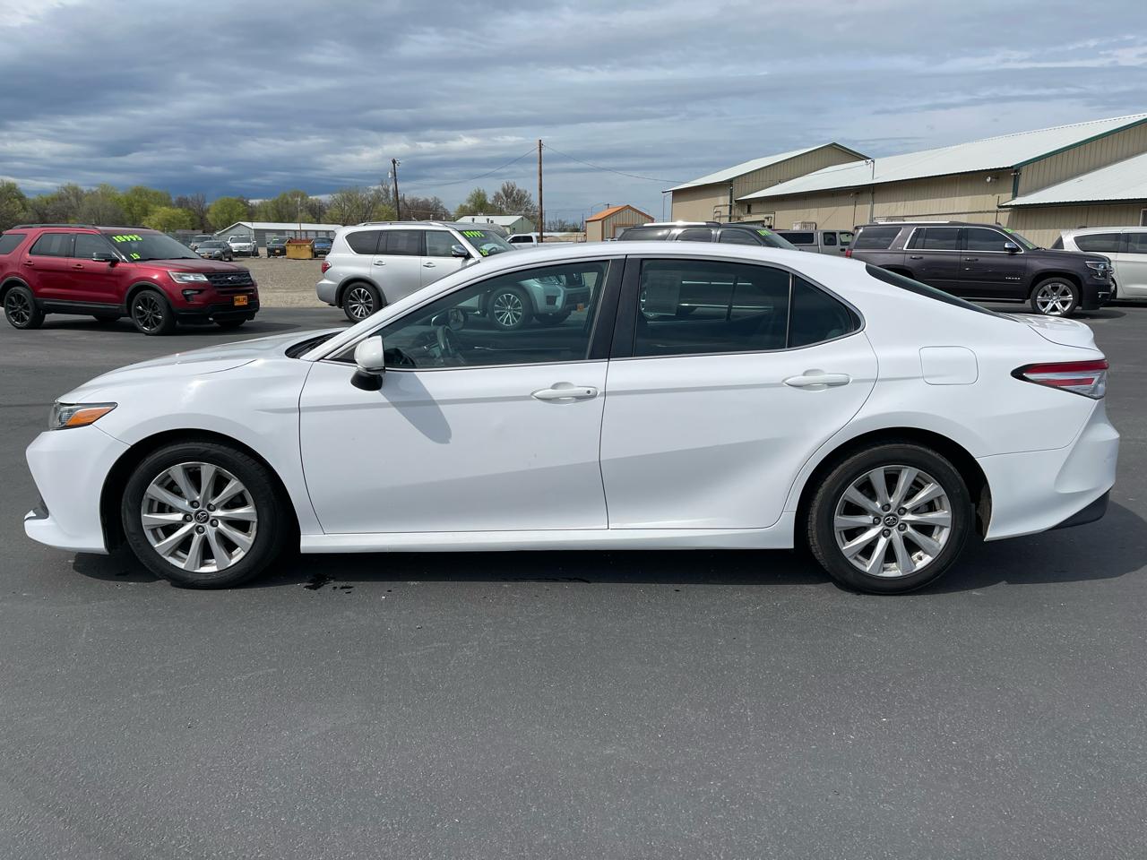 Toyota Camry LE Auto (Natl) 2018