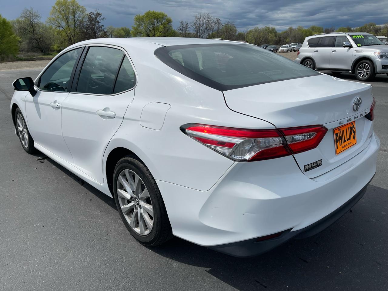 Toyota Camry LE Auto (Natl) 2018