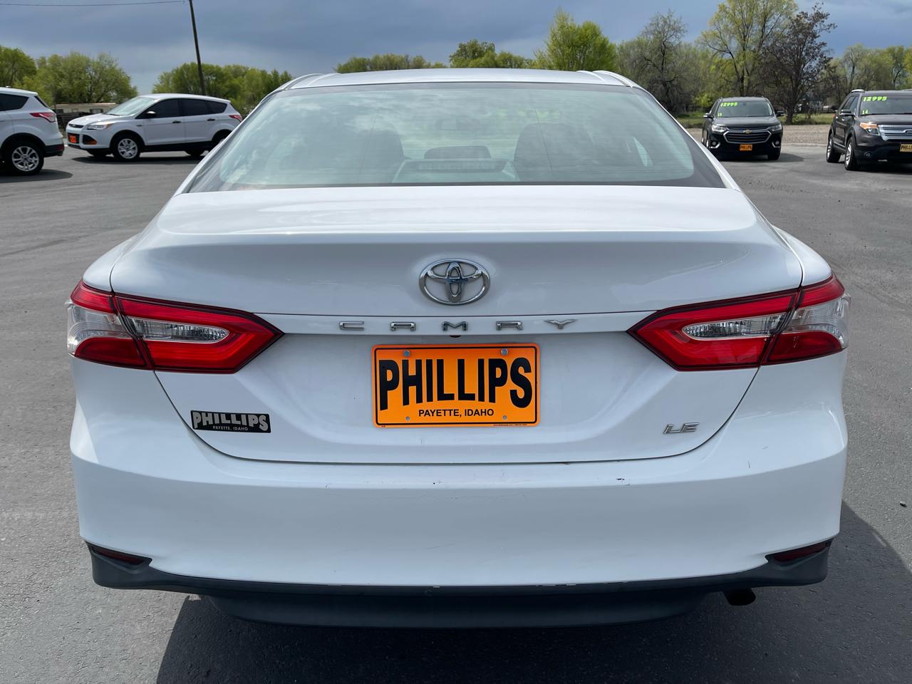 Toyota Camry LE Auto (Natl) 2018