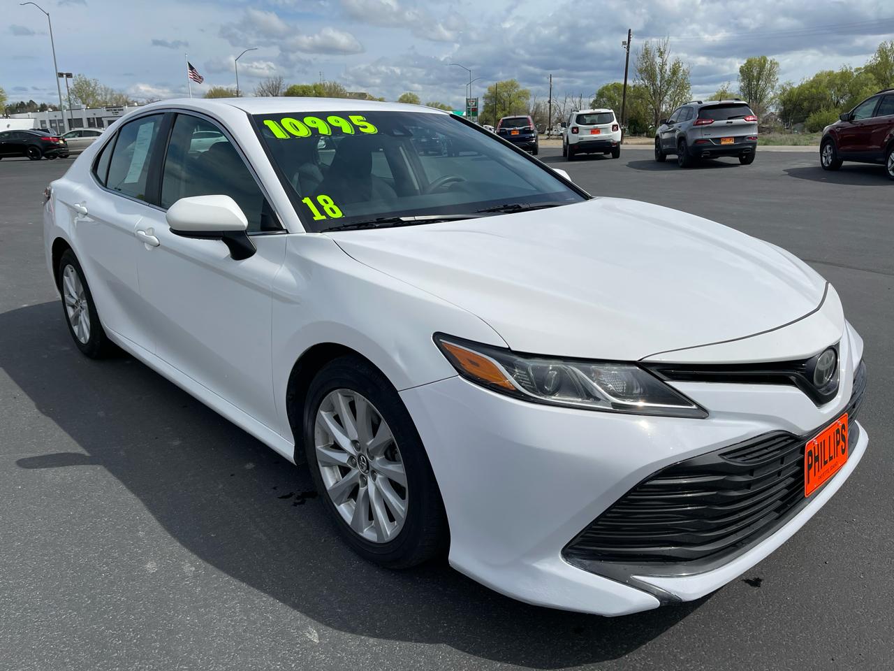 Toyota Camry LE Auto (Natl) 2018