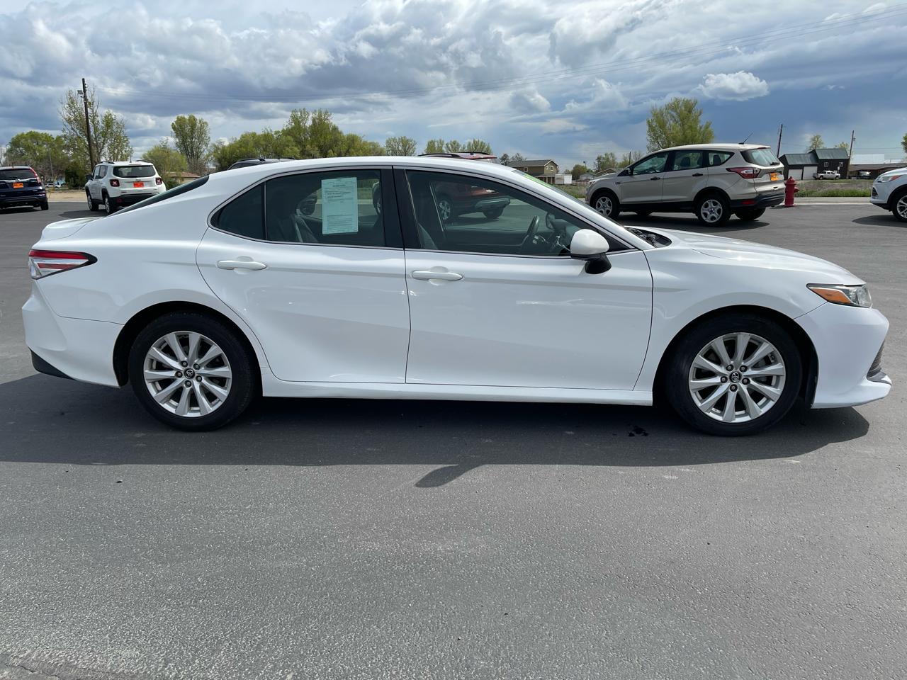 Toyota Camry LE Auto (Natl) 2018