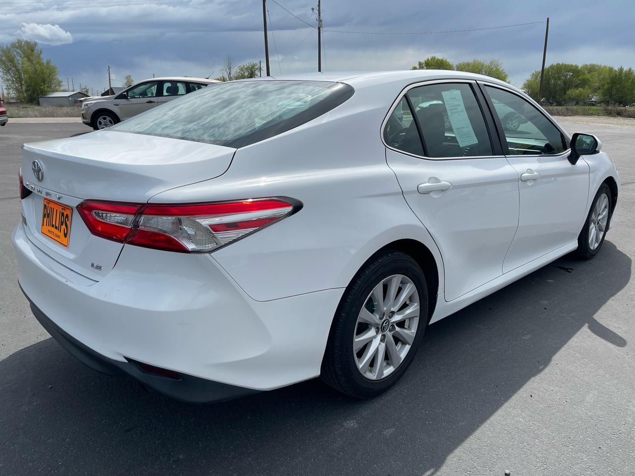Toyota Camry LE Auto (Natl) 2018
