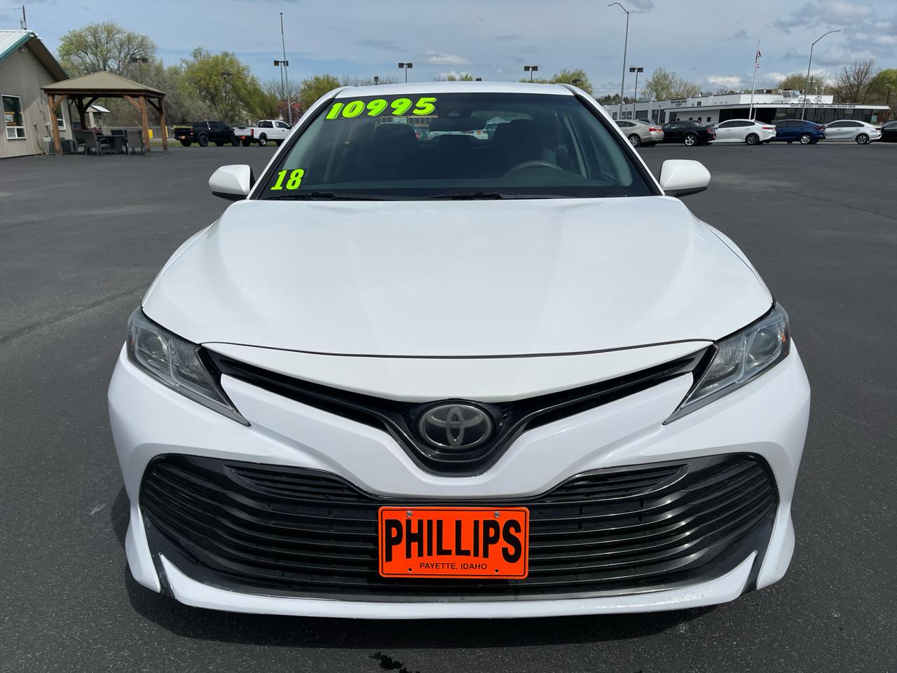 Toyota Camry LE Auto (Natl) 2018