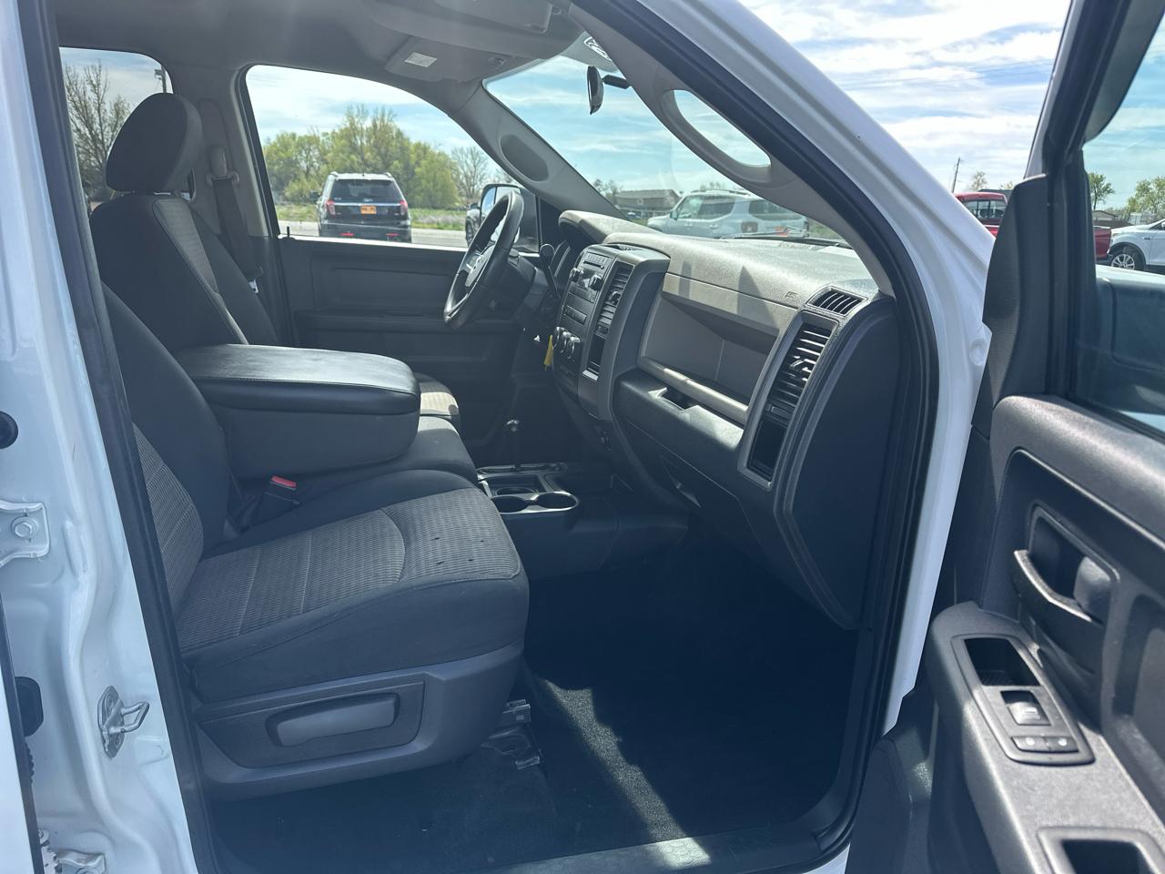 RAM 2500 4WD Crew Cab 169" ST 2011