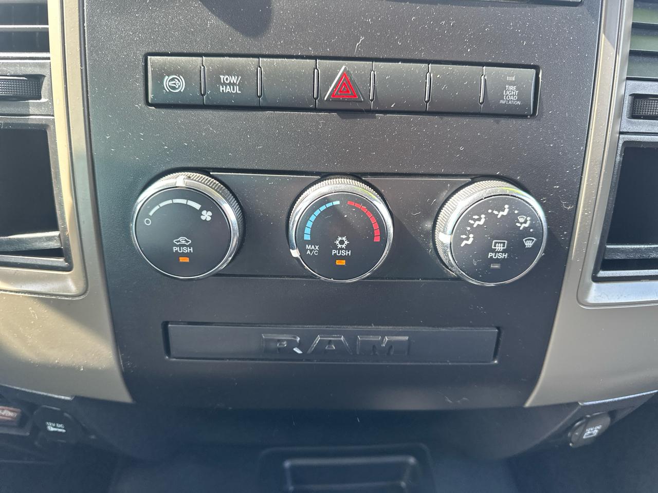 RAM 2500 4WD Crew Cab 169" ST 2011