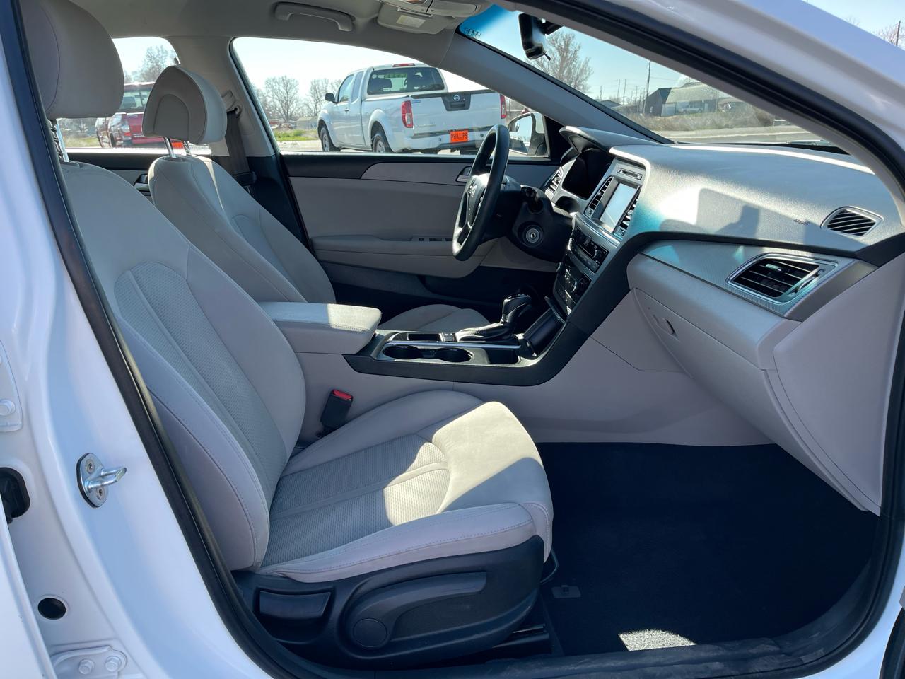 Hyundai Sonata 4dr Sdn 2.4L SE 2016