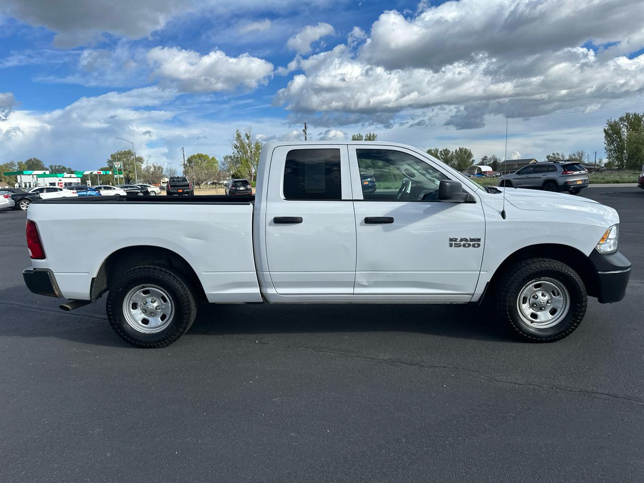 RAM 1500 Tradesman 4x4 Quad Cab 6'4" Box 2018