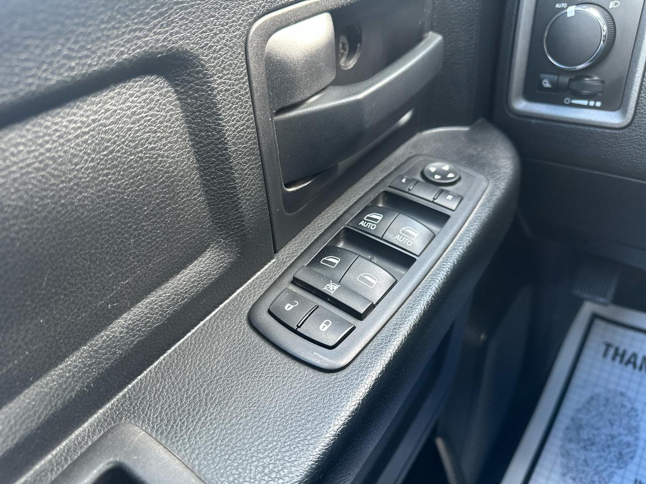 RAM 1500 Tradesman 4x4 Quad Cab 6'4" Box 2018
