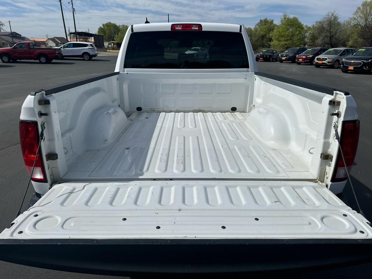 RAM 1500 Classic Tradesman 4x4 Quad Cab 6'4" Box 2021