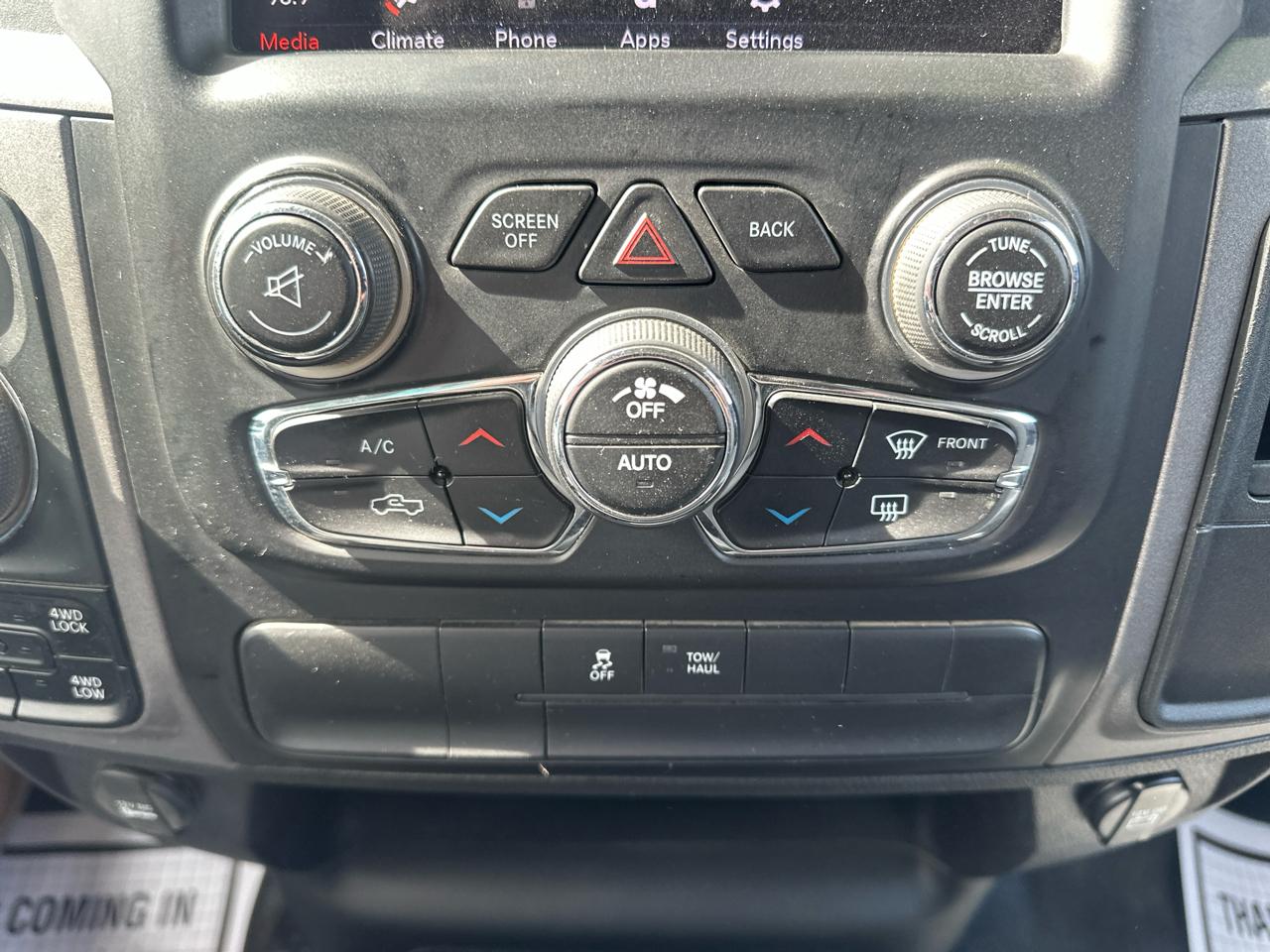 RAM 1500 Classic Tradesman 4x4 Quad Cab 6'4" Box 2021