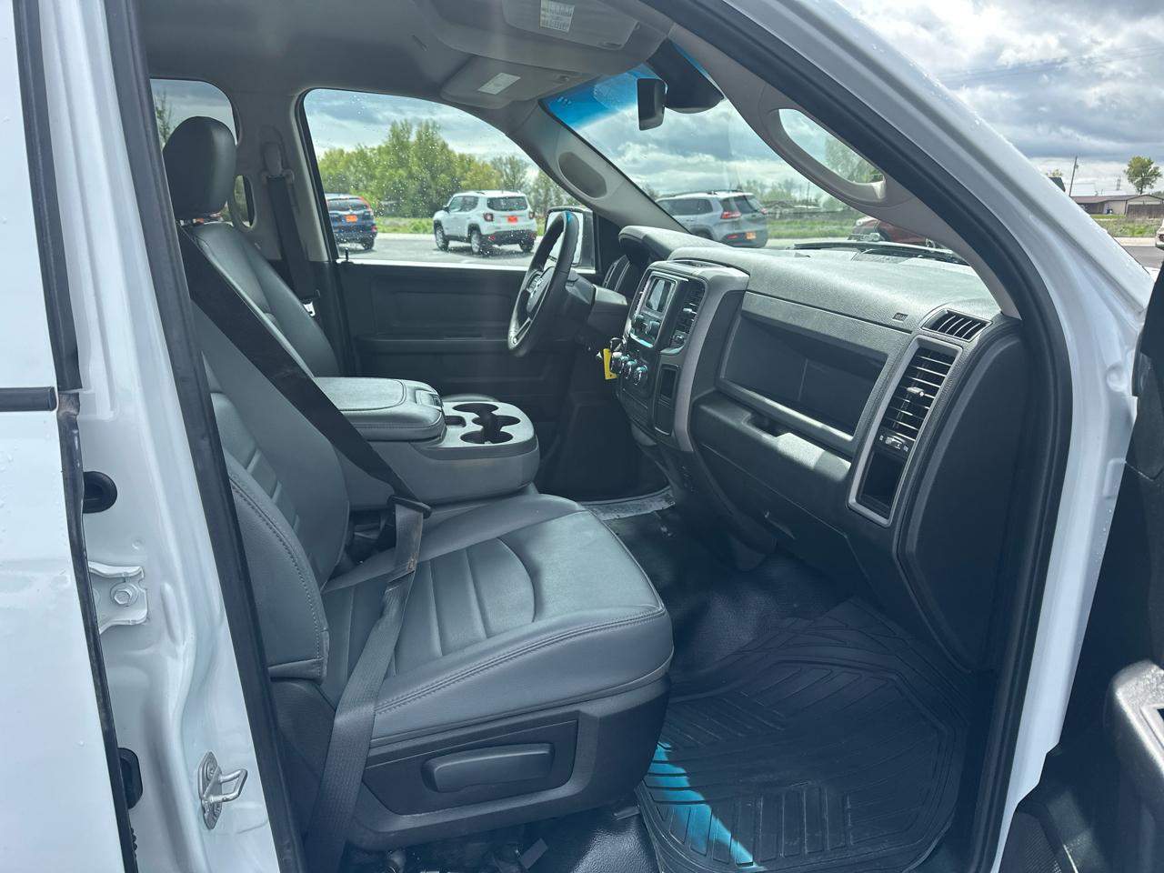 RAM 1500 Classic Tradesman 4x4 Quad Cab 6'4" Box 2019