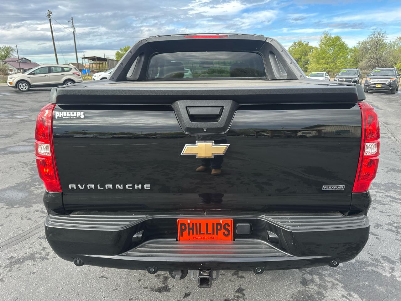 Chevrolet Avalanche 4WD Crew Cab LT 2011