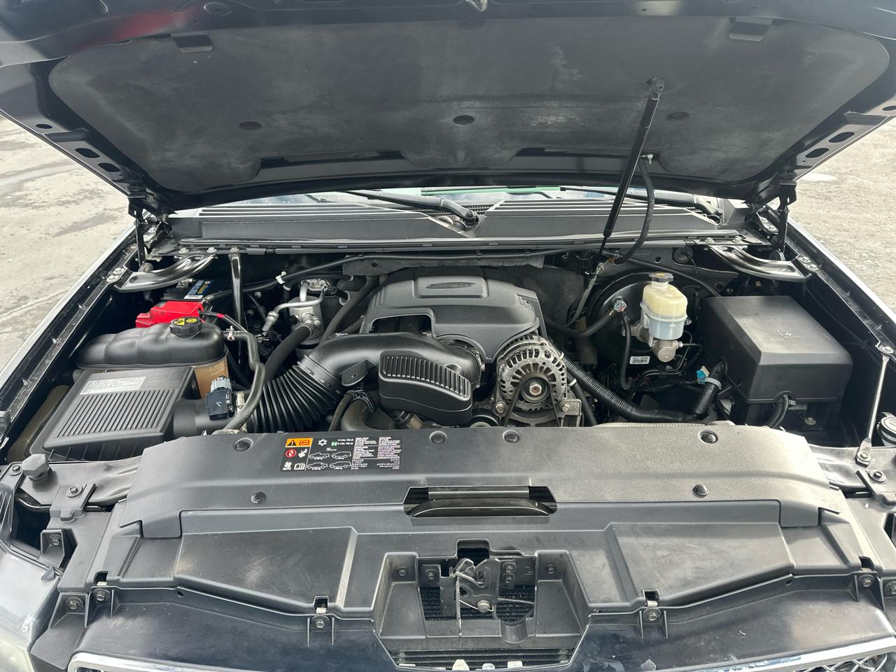 Chevrolet Avalanche 4WD Crew Cab LT 2011